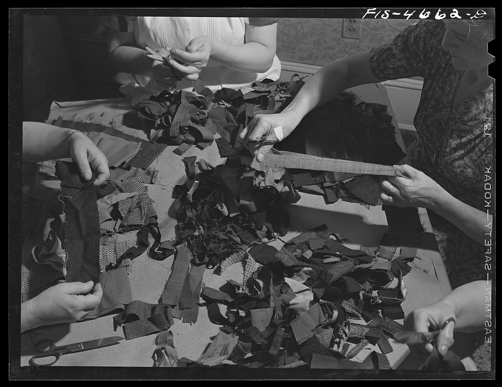 Volunteers sorting wool scraps at a Red Cross chapter in Washington, D.C.